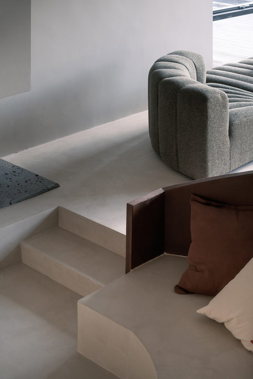 Curvilinear Serenity by ARG Architects
