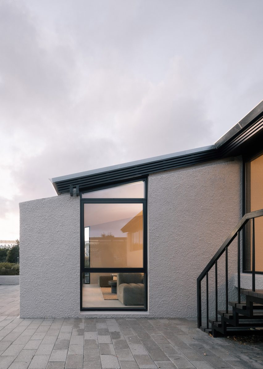 Curvilinear Serenity by ARG Architects
