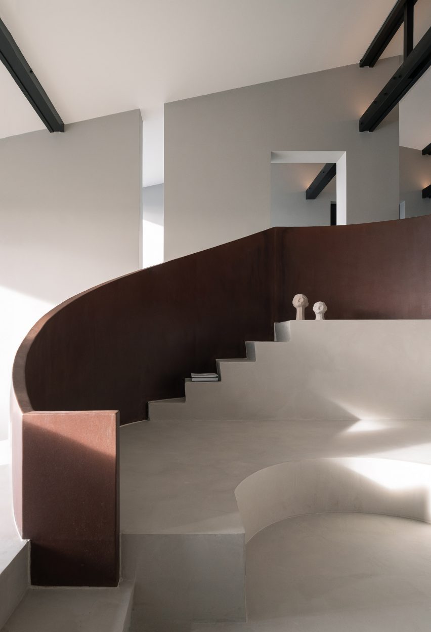 Curvilinear Serenity by ARG Architects