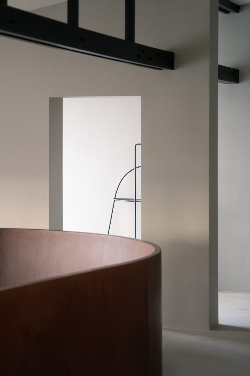 Curvilinear Serenity by ARG Architects