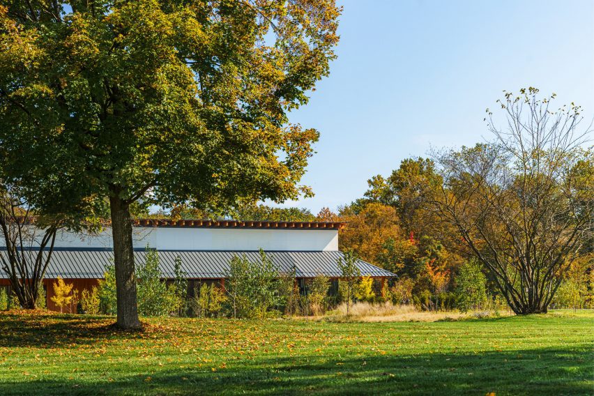 A building with overhang roof