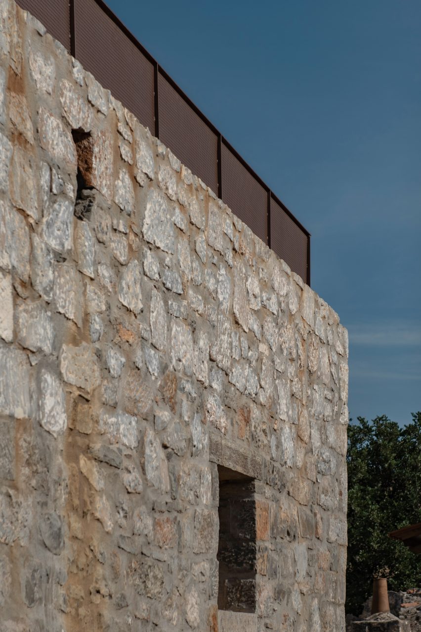 Drakoni House by Doriza Design