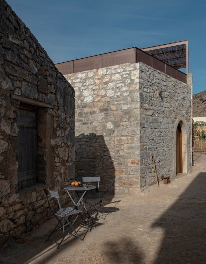 Exterior of Drakoni House by Doriza Design