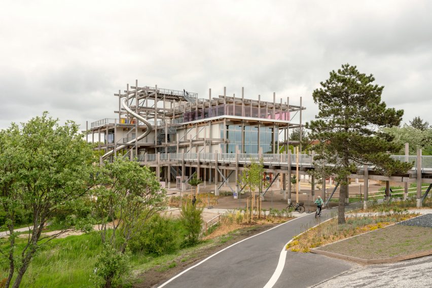 Timber-frame visitor centre by Holzer Kobler Architekturen