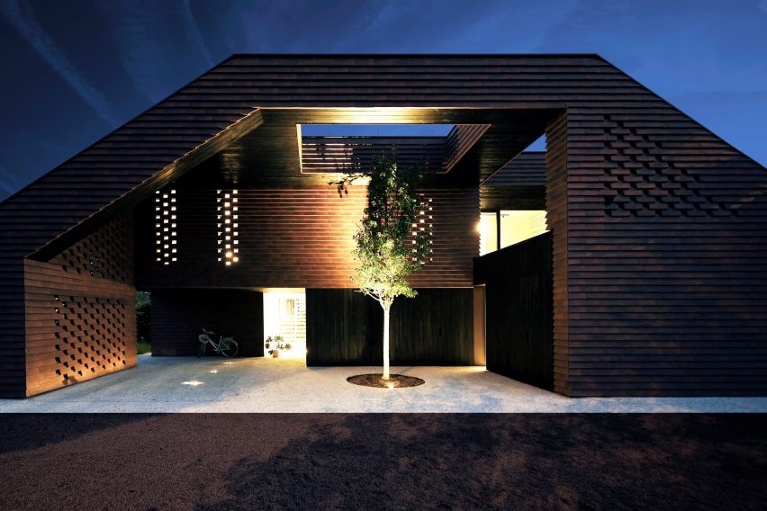 Frame house by OFIS Arhitekti