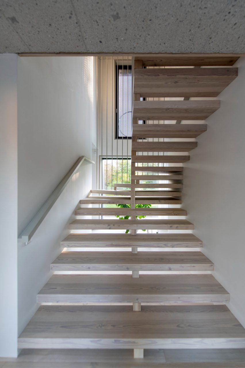 Frame house by OFIS Arhitekti