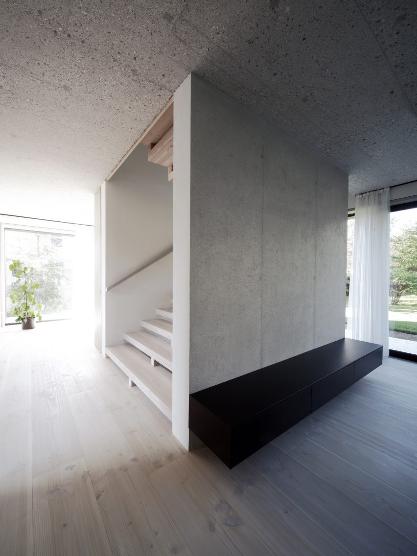 Frame house by OFIS Arhitekti
