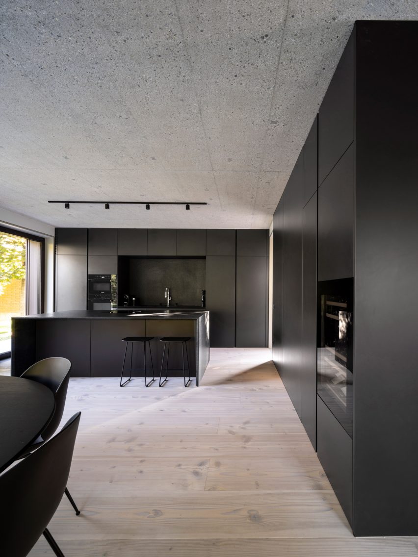 Frame house by OFIS Arhitekti