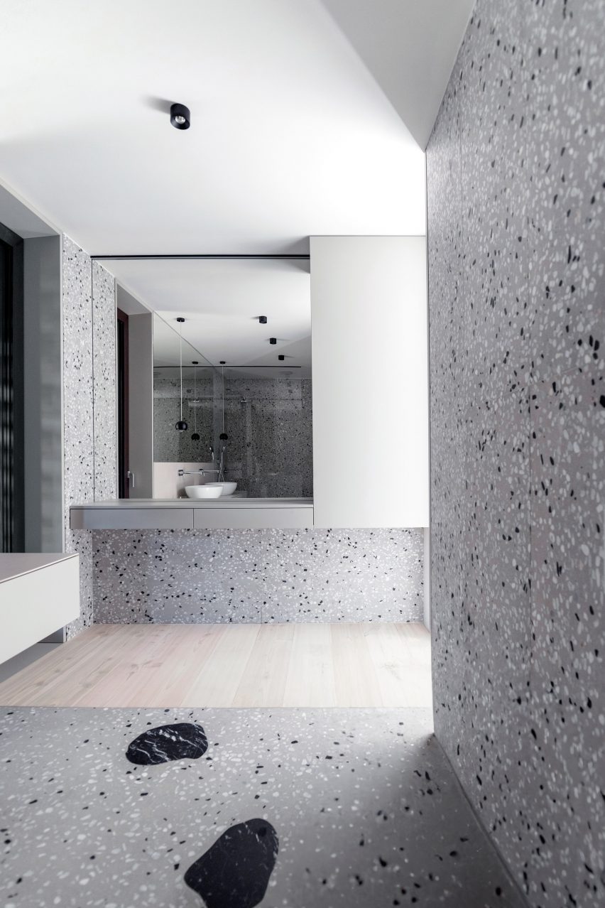 Frame house by OFIS Arhitekti