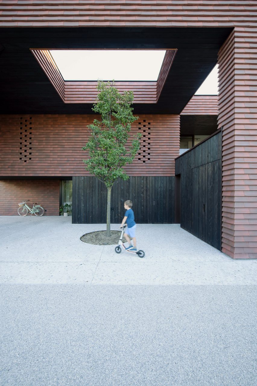 Frame house by OFIS Arhitekti