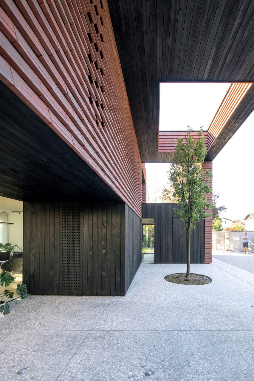 Frame house by OFIS Arhitekti