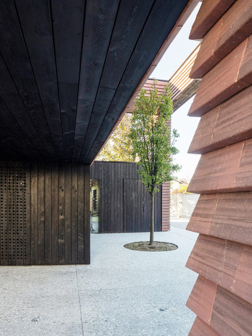 Frame house by OFIS Arhitekti