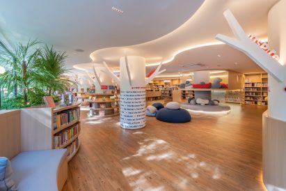 Library with tree pillars