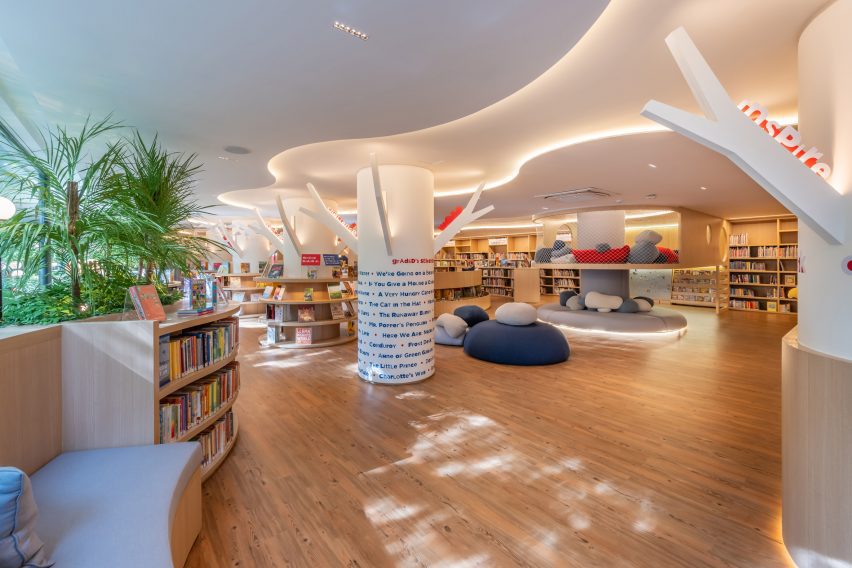 Library with tree pillars