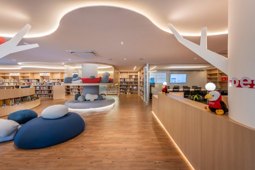 Library with wavy ceiling