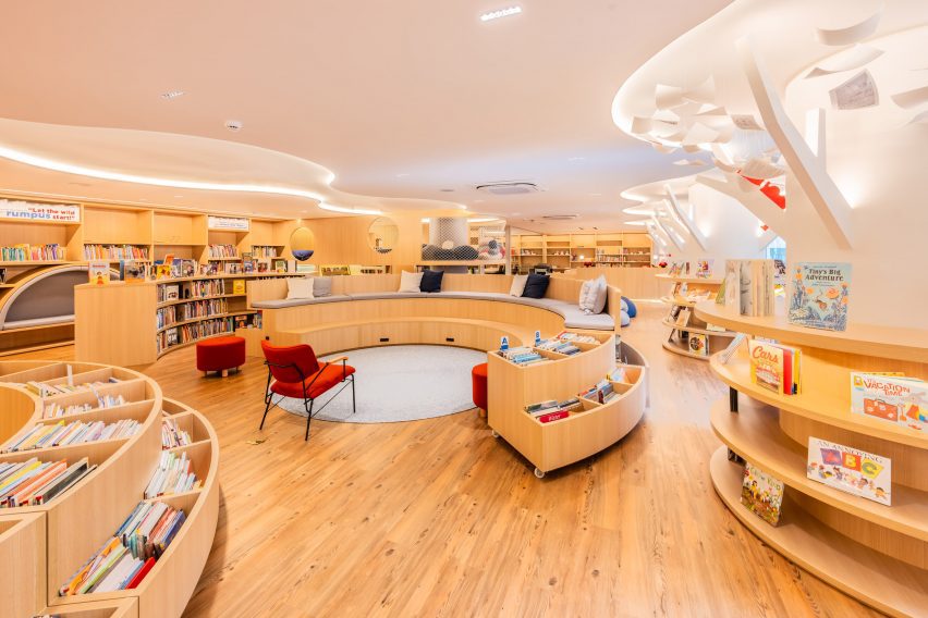 Circular bookshelves