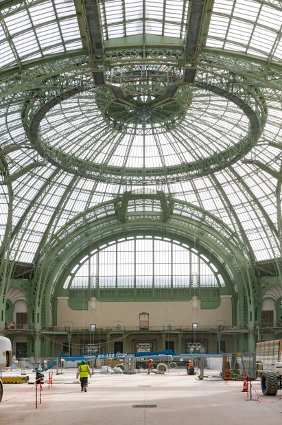 Glass and steel atrium roof