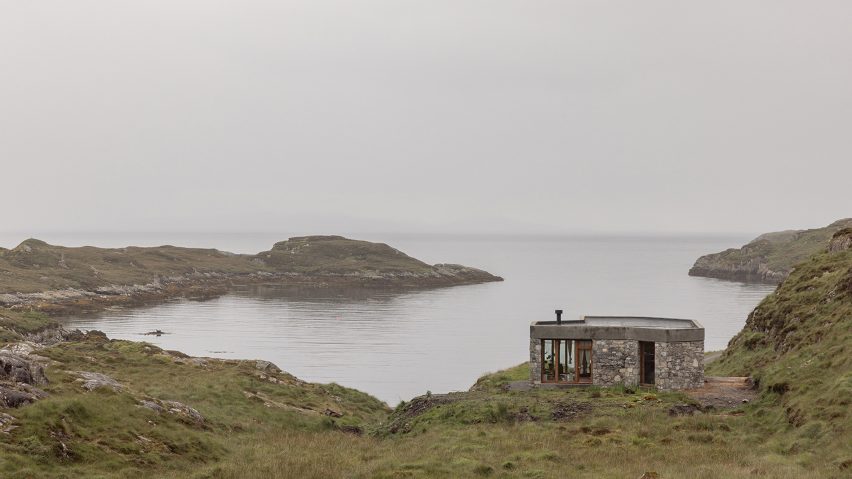 Caochan na Creige stone house in Scotland by Izat Arundell
