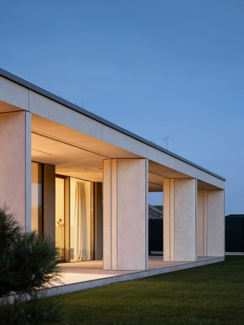 House of Grid by BEEF Architekti
