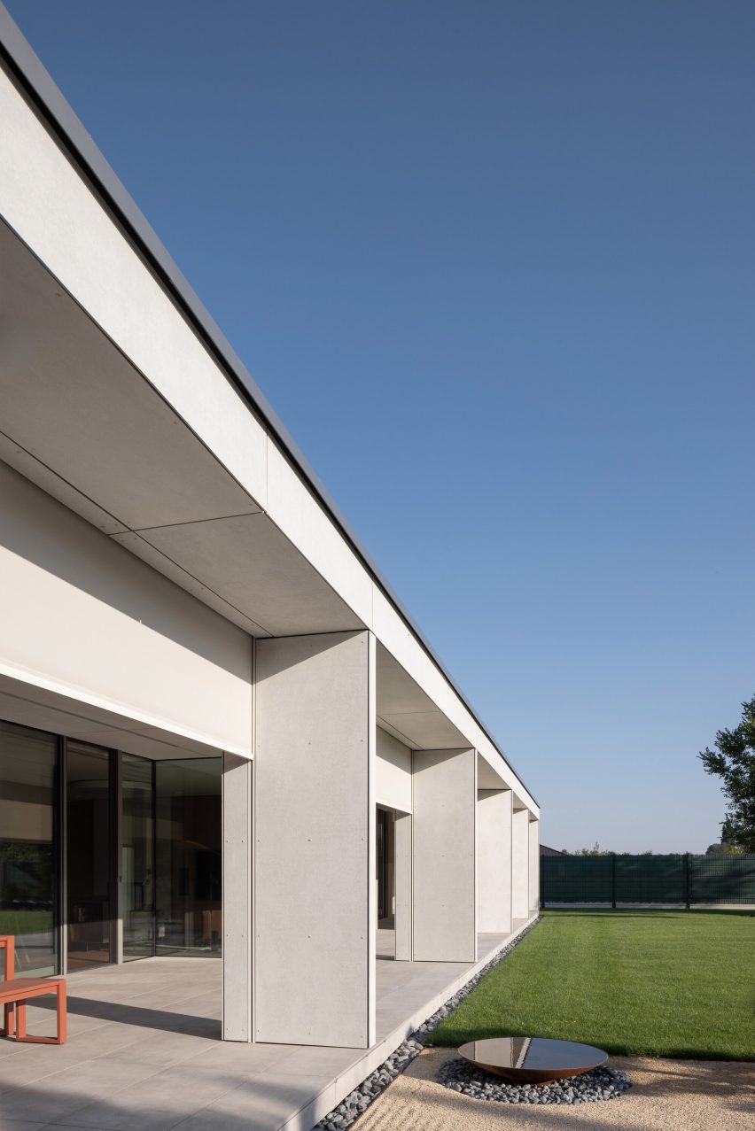 House of Grid by BEEF Architekti