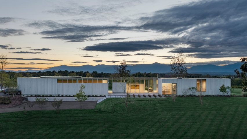 Long linear house in Catskills