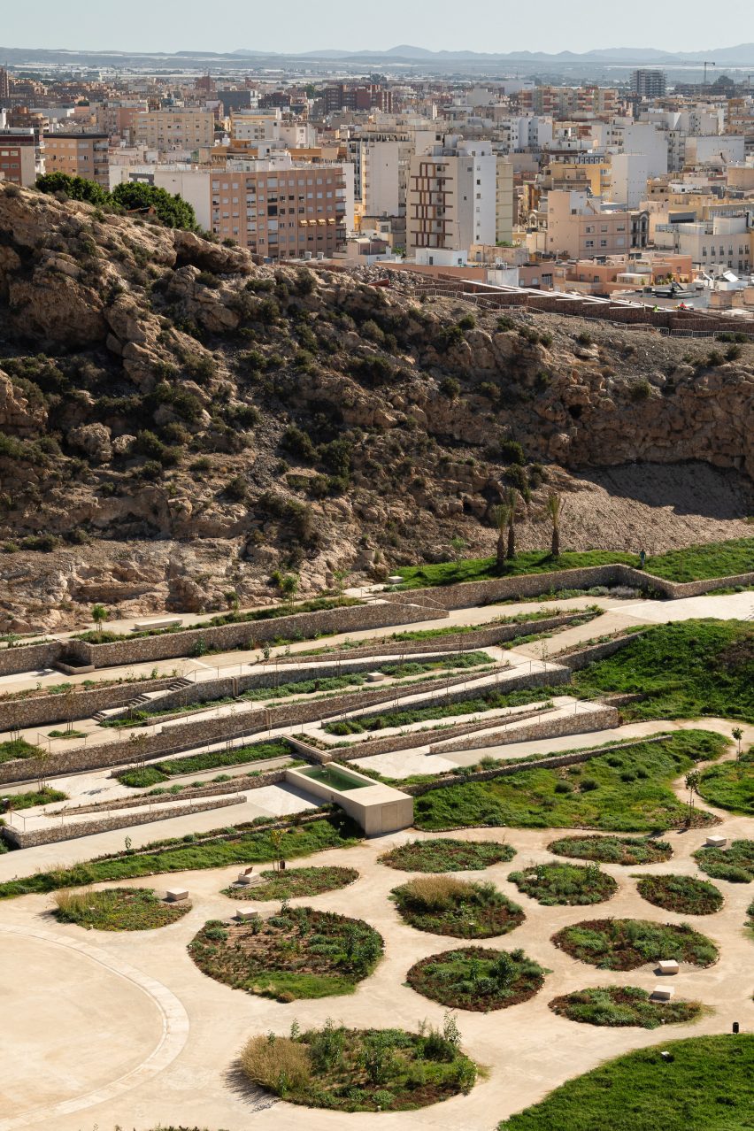 La Hoya Park by Kauh Arquitectura
