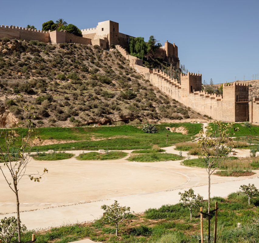 La Hoya Park by Kauh Arquitectura