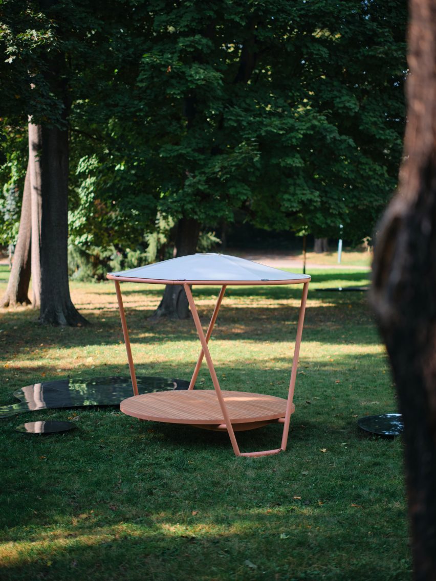 UFO shelter with daybed platform
