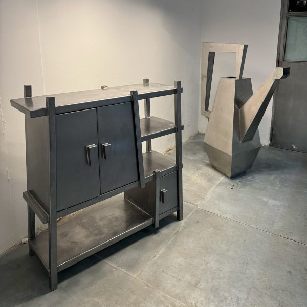 Metal pieces by Dirk Duif