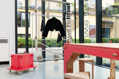 Human Material Loop turns the hair into yarns for clothing