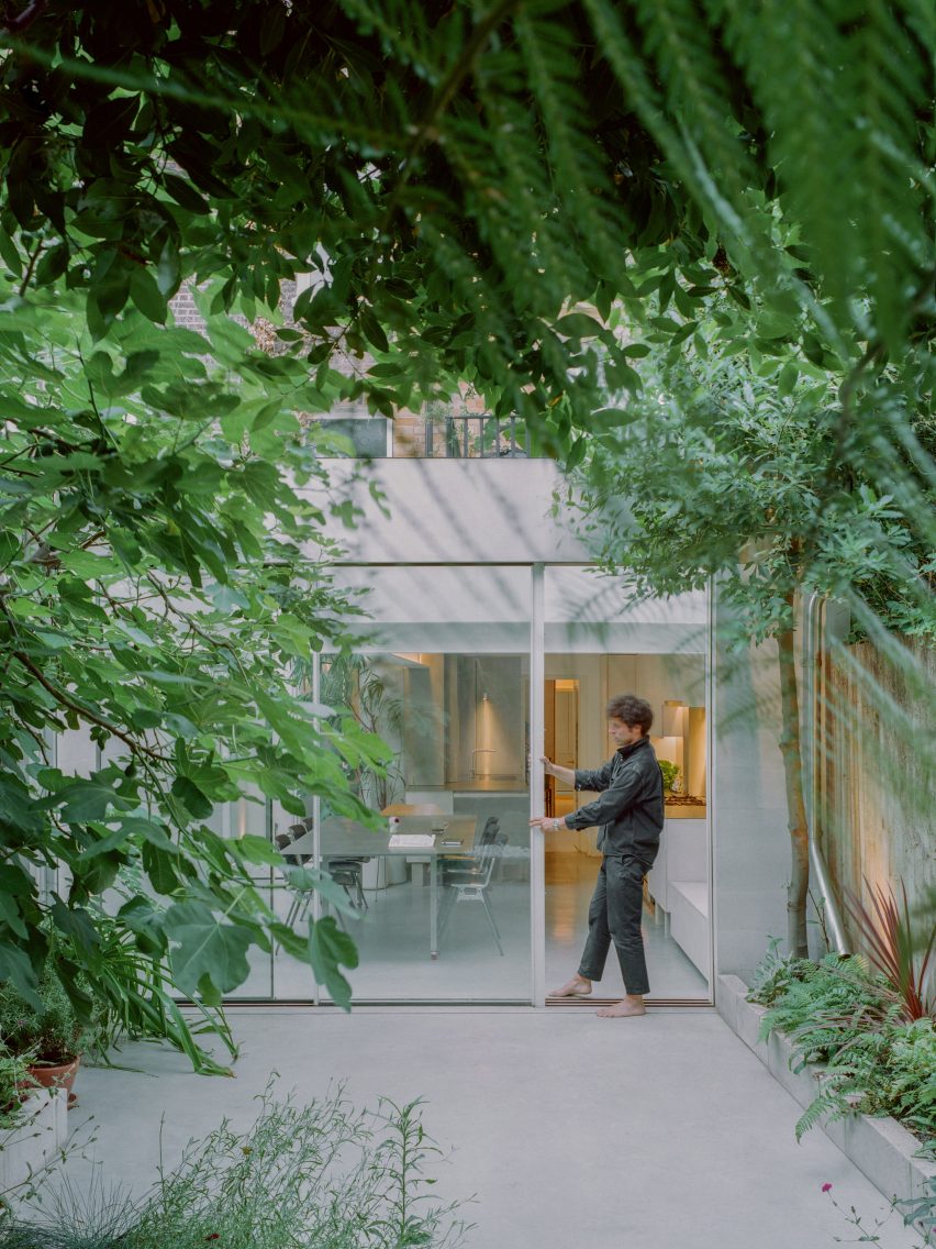Oasis house by Unknown Works