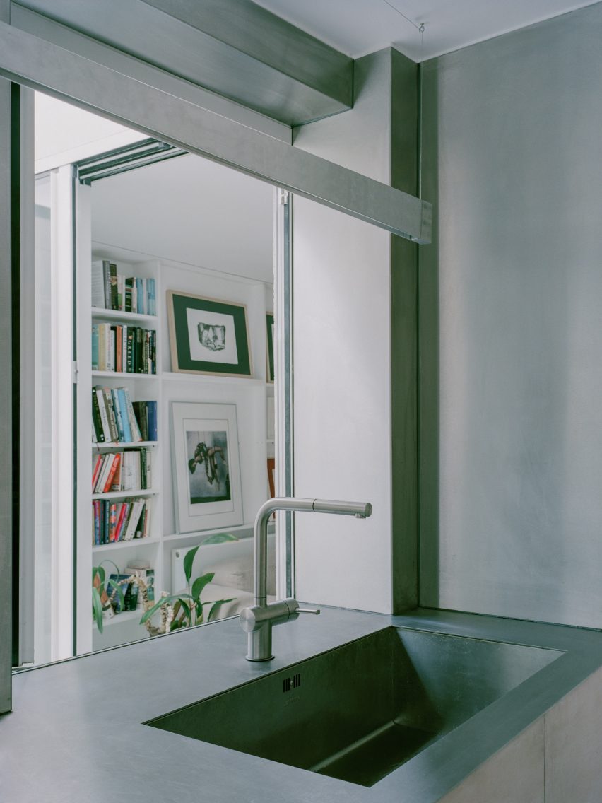 Oasis house by Unknown Works
