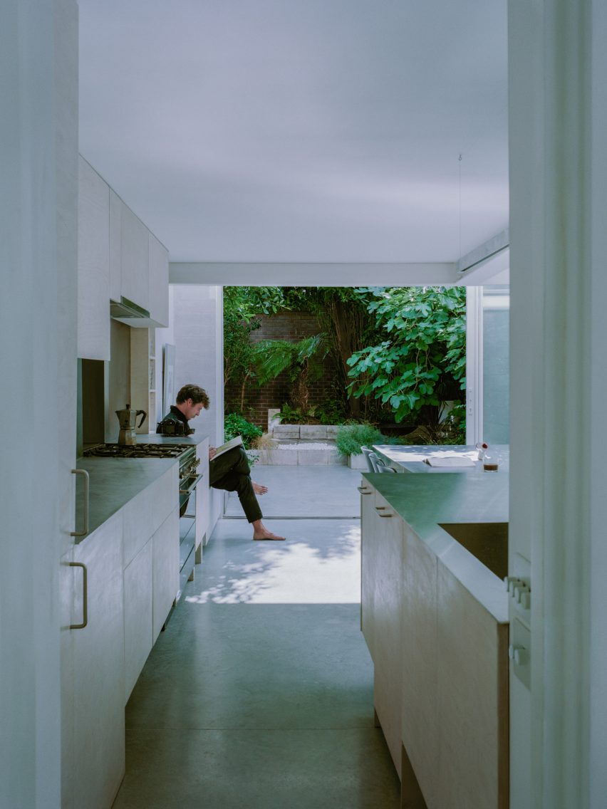 Oasis house by Unknown Works