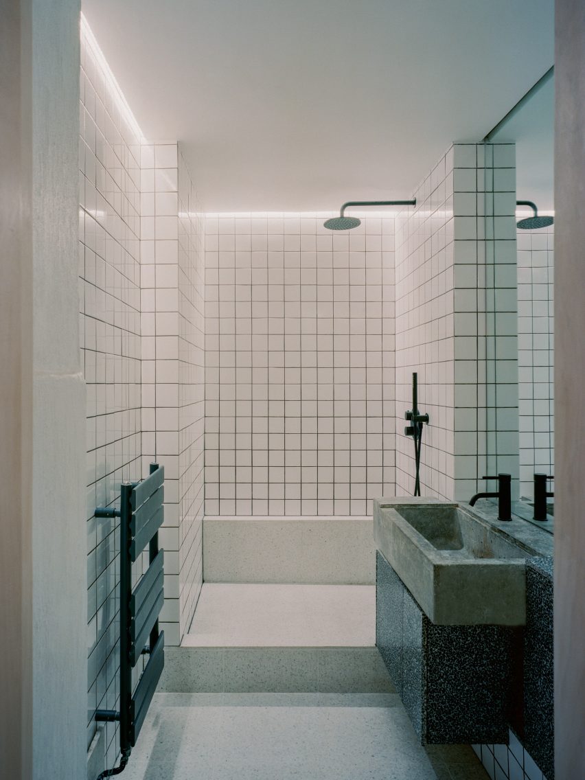 Oasis house by Unknown Works
