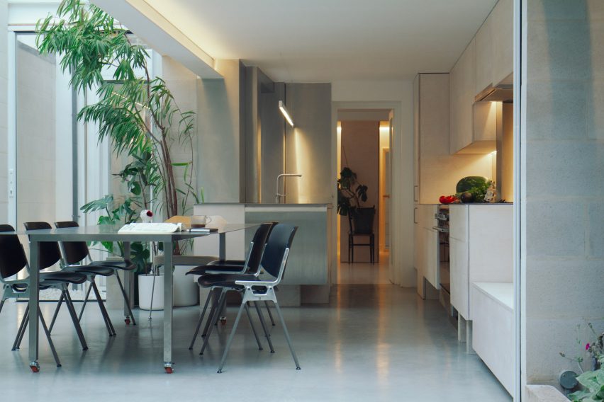 Oasis house by Unknown Works