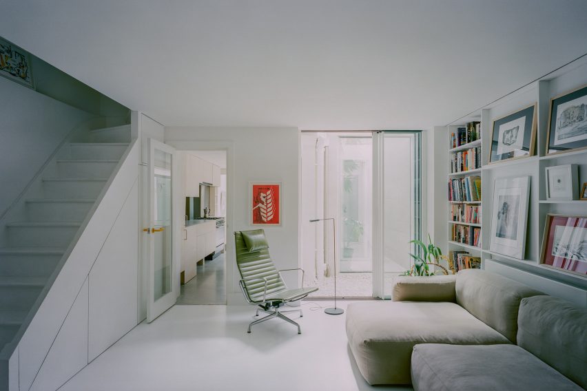 Oasis house by Unknown Works