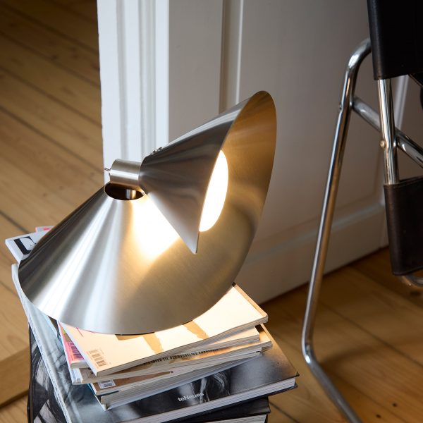 Metal table lamp