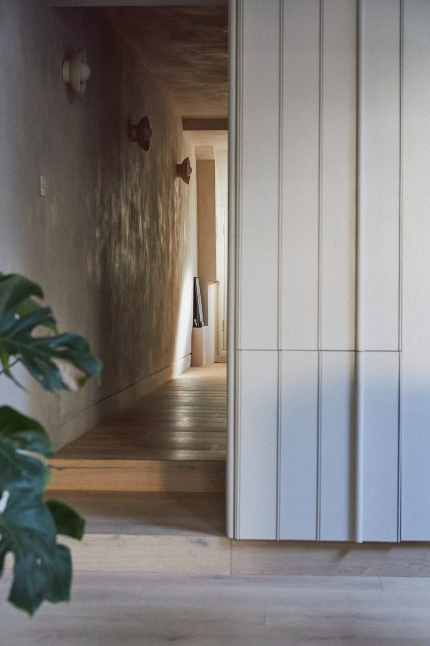 Plaster House by Sonn
