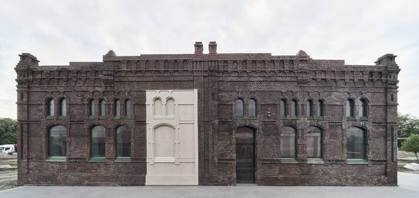 PLATO Contemporary Art Gallery by KWK Promes