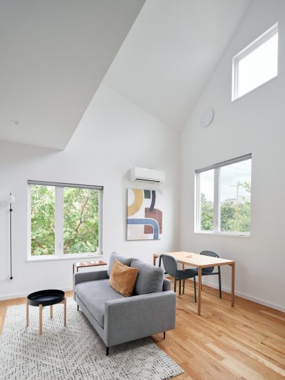 Light, brigh living room