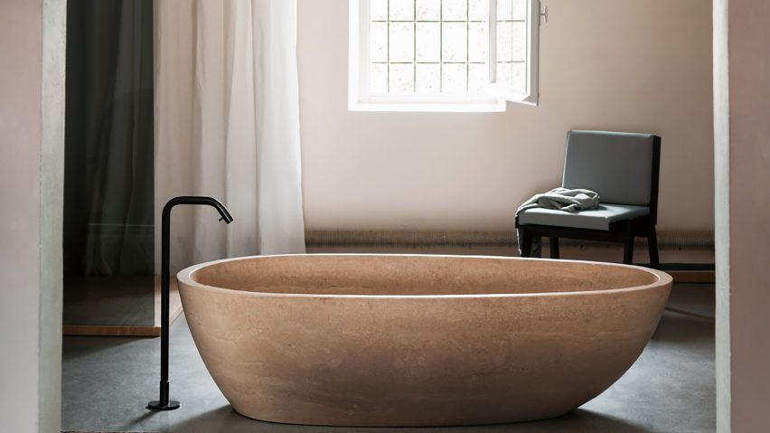 Spoon XL bathtub from Agape