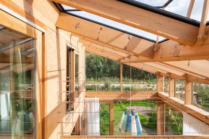 Wooden interior of Sprout Ruben & Marjolein by Woonpioniers