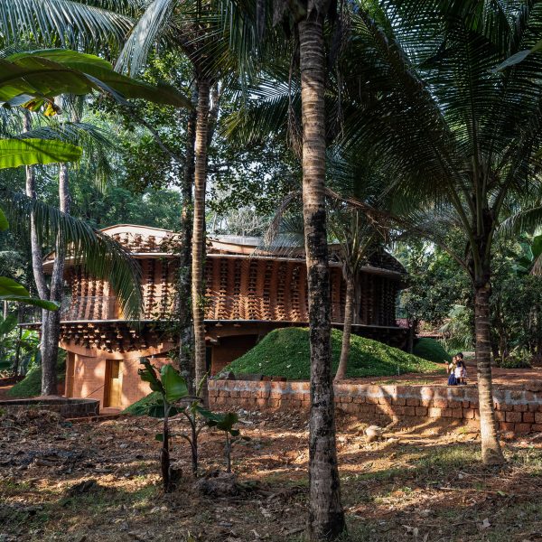 Unusual Indian houses: Toy Storey by Wallmakers