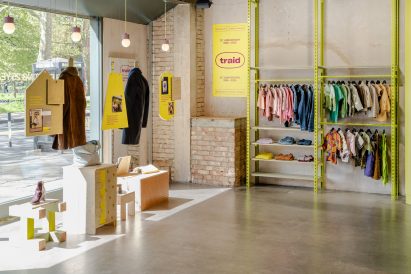 Window display plinths