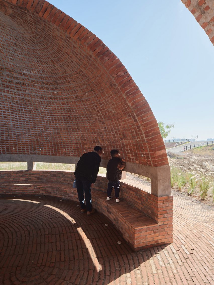 Twisted Brick Shell Library by HCCH Studio