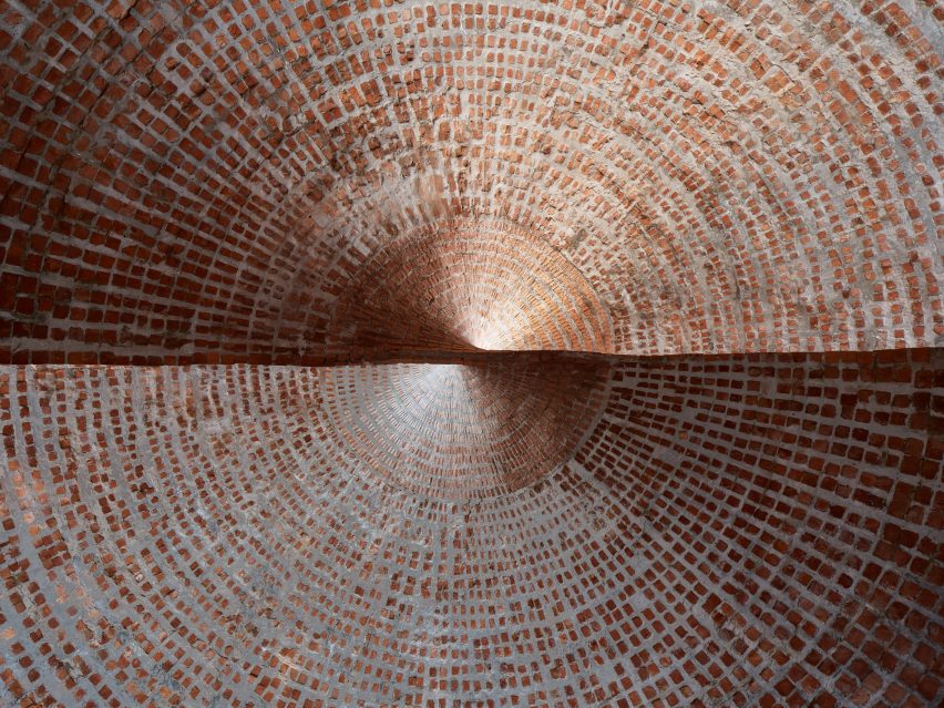 Twisted Brick Shell Library by HCCH Studio