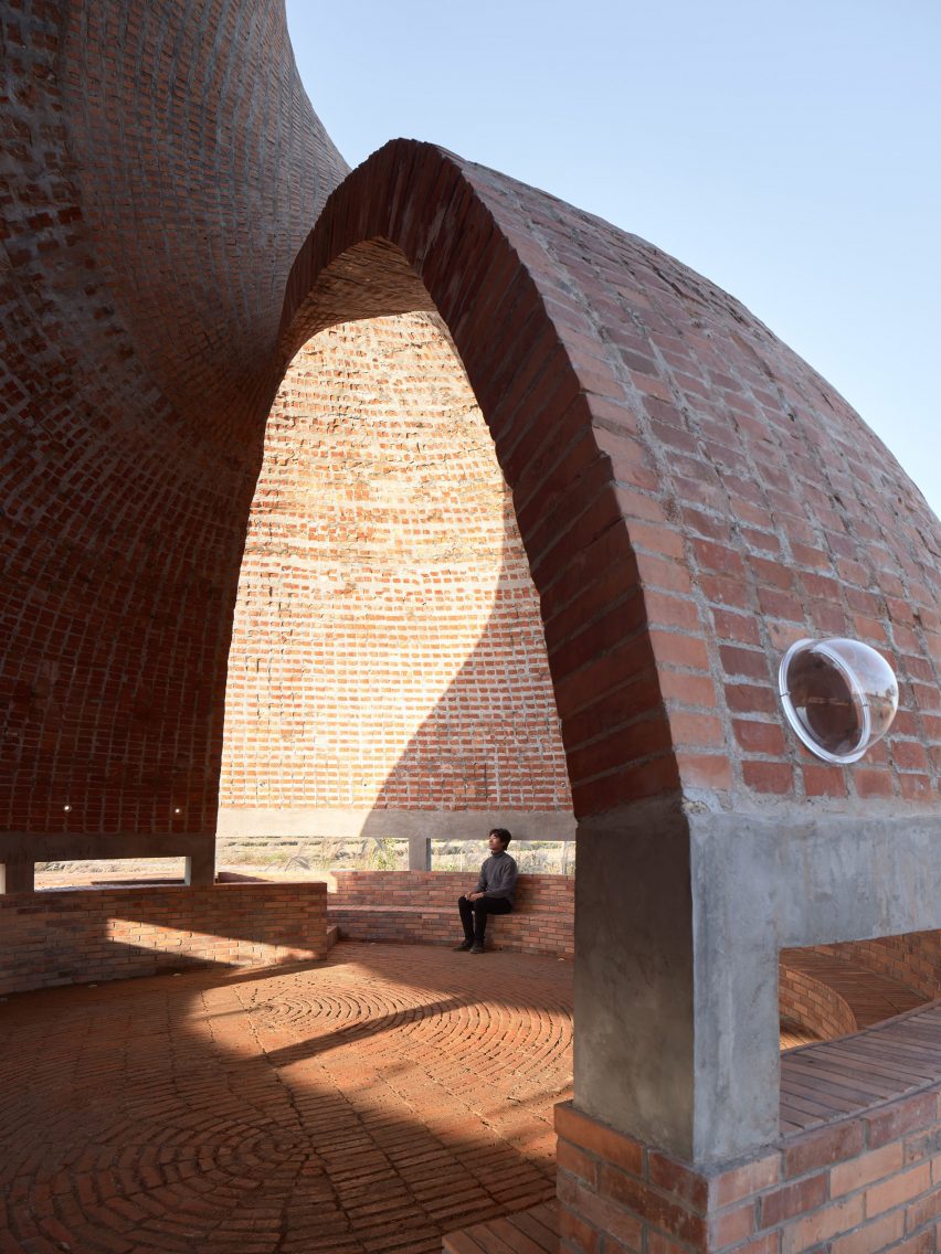 Twisted Brick Shell Library by HCCH Studio
