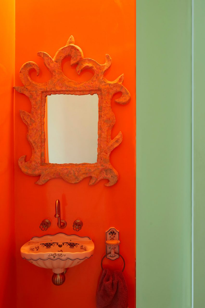 Univers Uchronia apartment