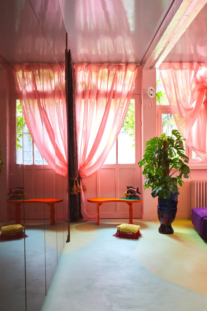 Univers Uchronia apartment