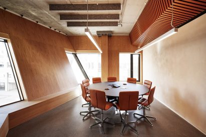 Office interior in Vertikal Nydalen by Snøhetta